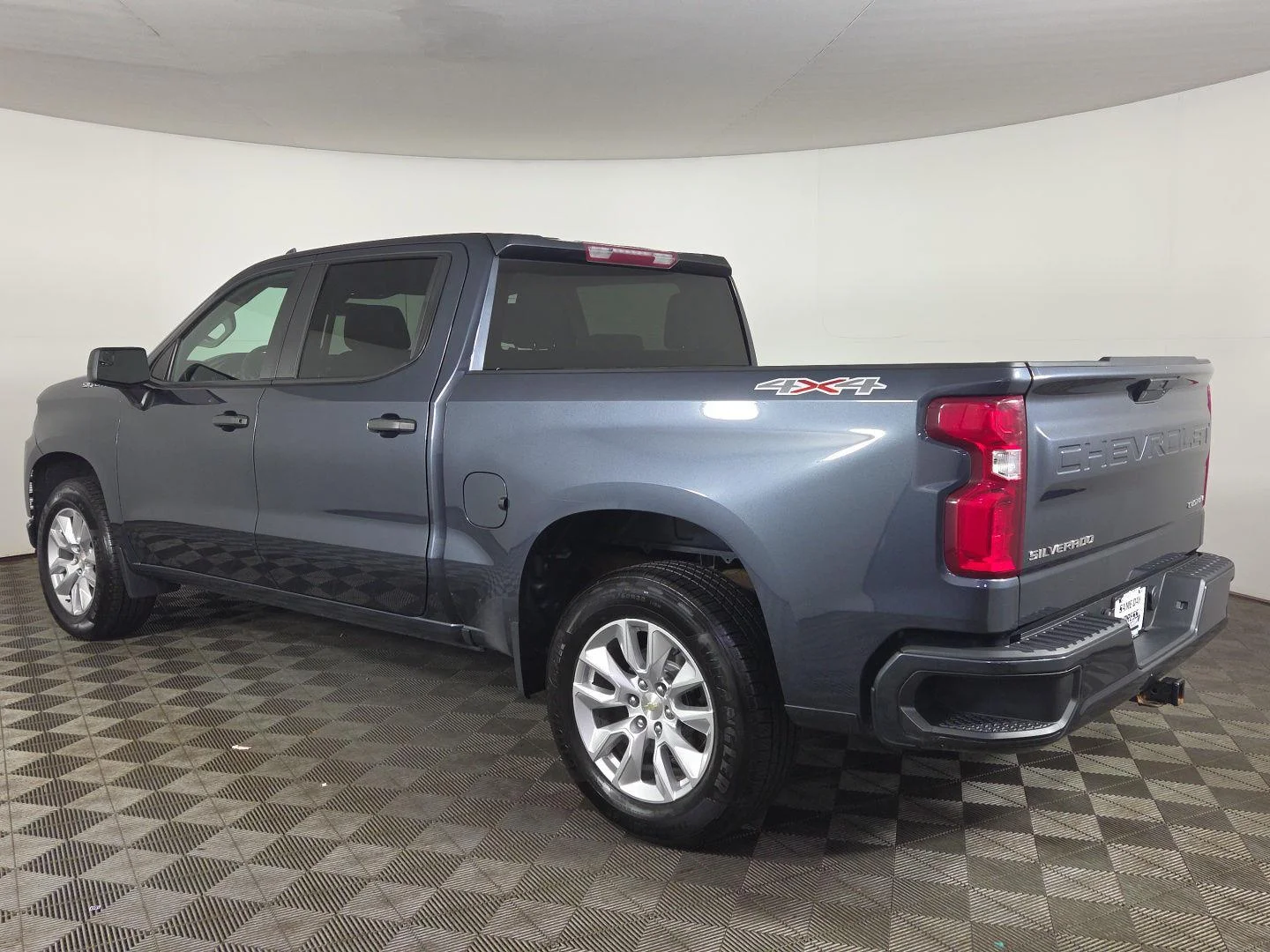 Used 2021 Shadow Gray Metallic Chevrolet Custom image 24