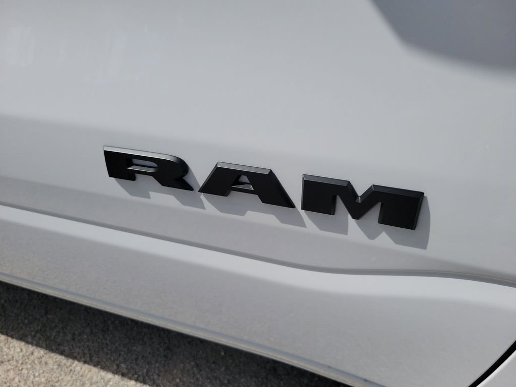 New 2026 Bright White Clear-Coat Exterior Paint RAM Big Horn/Lone Star image 6