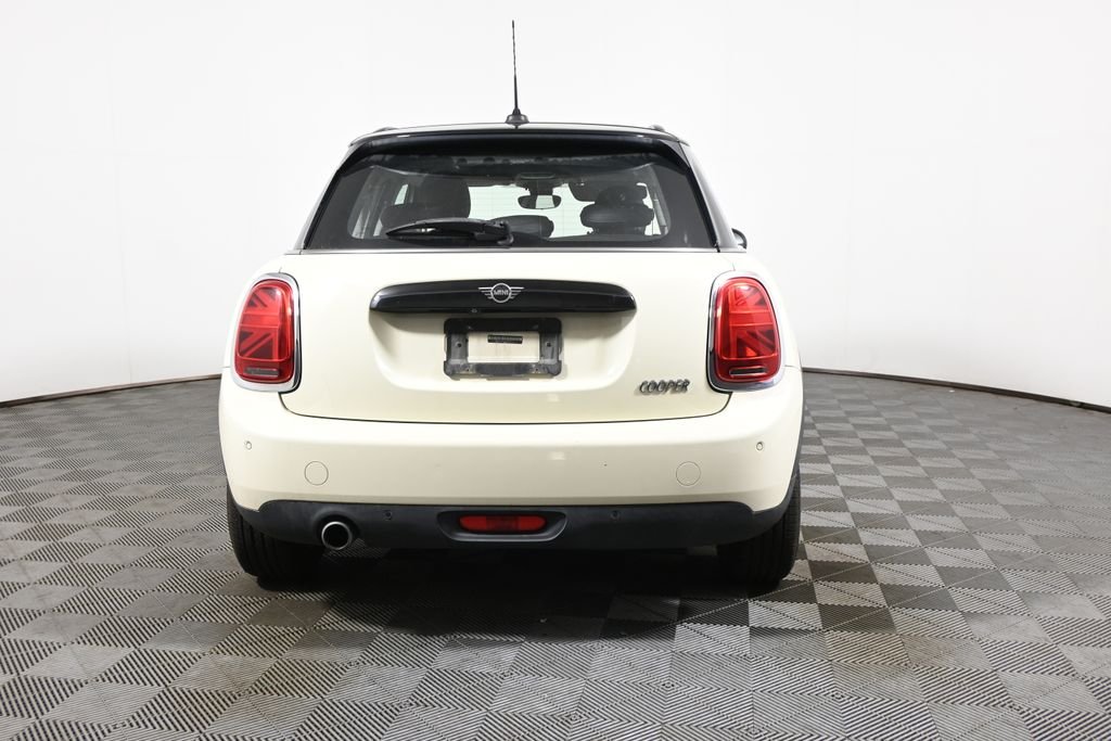 Used 2020 White MINI Signature image 6