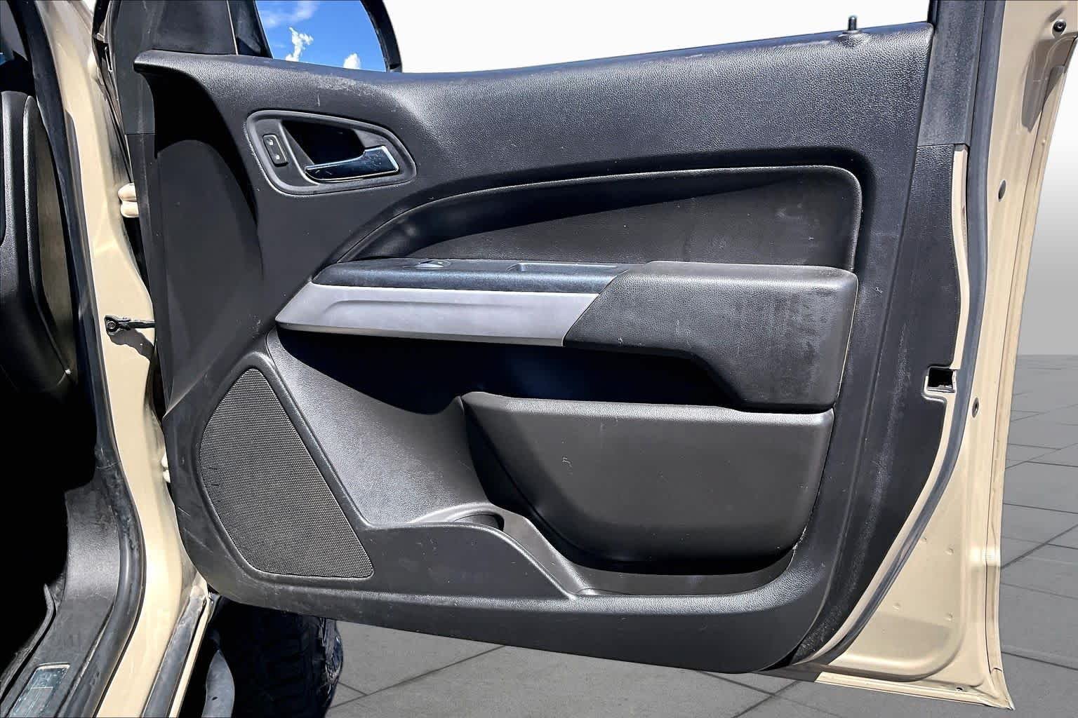 Used 2021 Sand Dune Metallic Chevrolet 4WD ZR2 image 20