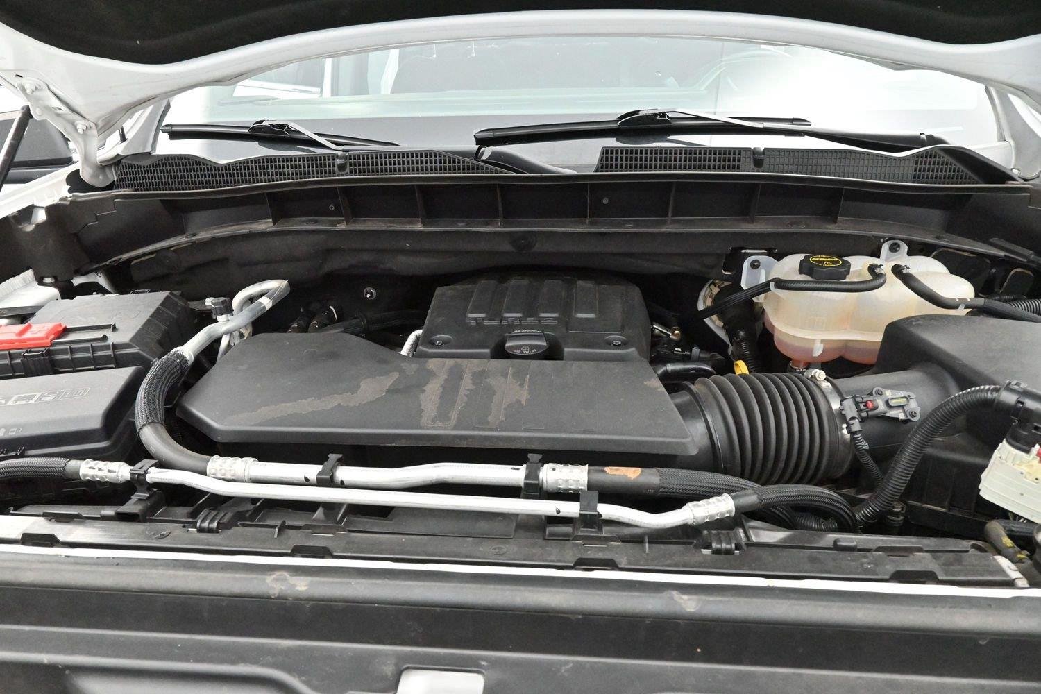 Used 2024 Summit White GMC SLE image 31
