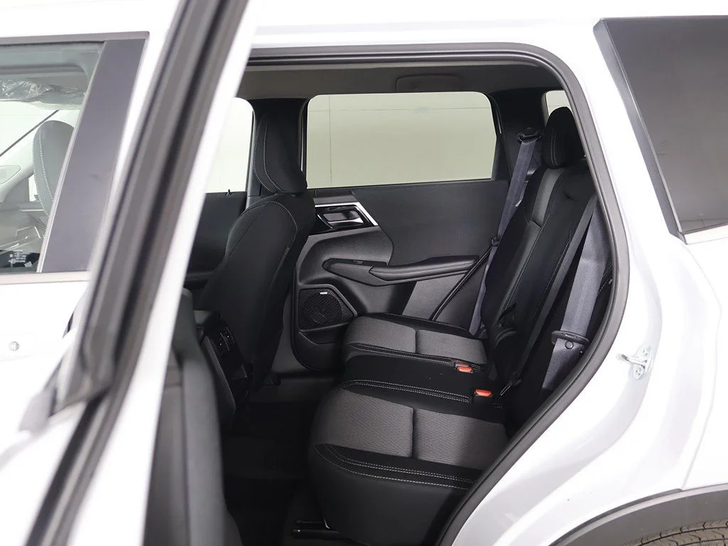 New 2026 White Mitsubishi ES image 31