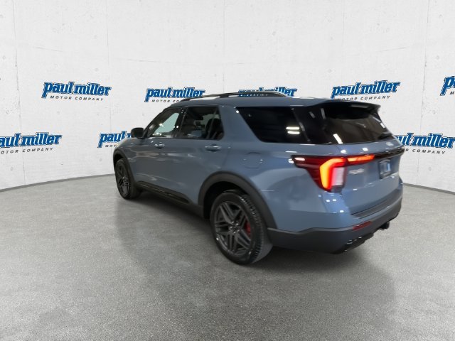 New 2027 Vapor Blue Metallic Ford ST-Line image 8