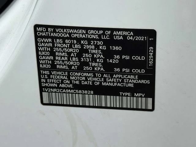 Used 2021 White Volkswagen 3.6L V6 SE w/Technology R-Line image 30