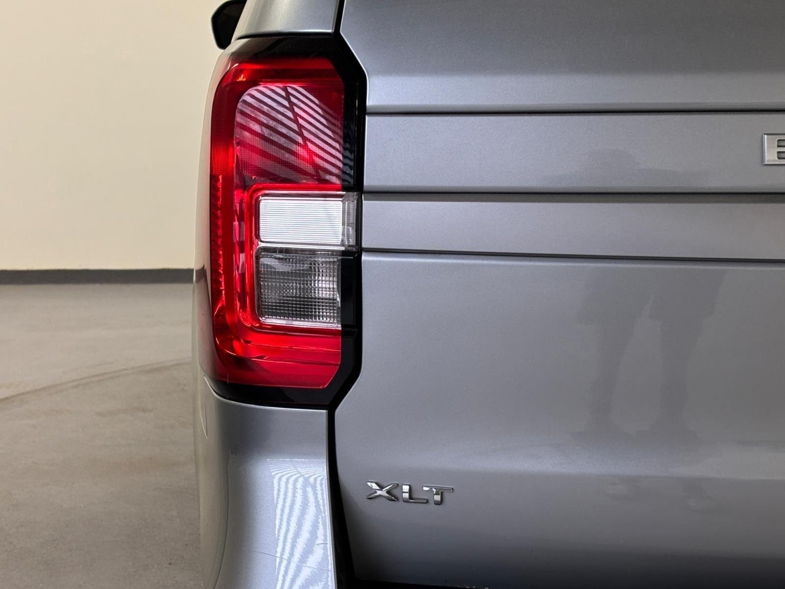Used 2022 Iconic Silver Metallic Ford XLT image 8
