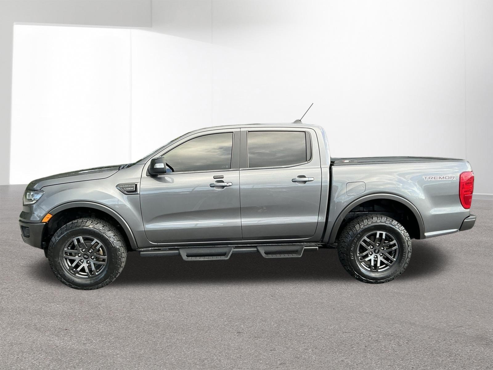Used 2021 Gray Metallic Ford LARIAT image 24