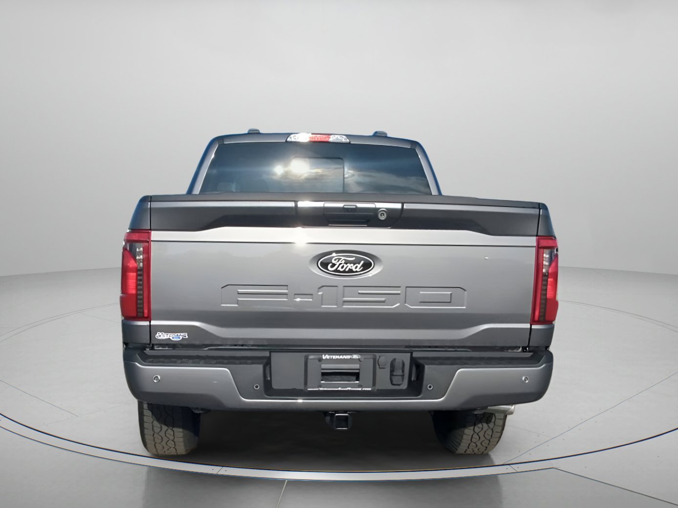 New 2026 Carbonized Gray Metallic Ford XLT image 21