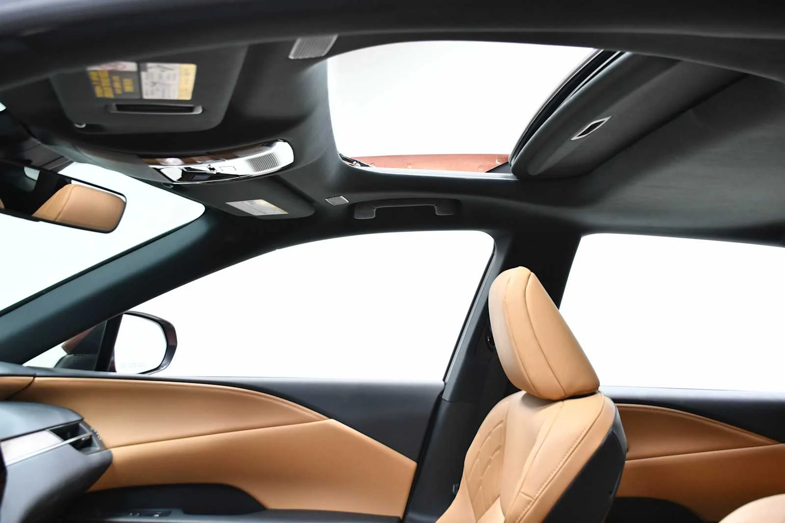 Certified Used 2025 COPPER CREST Lexus Premium image 13