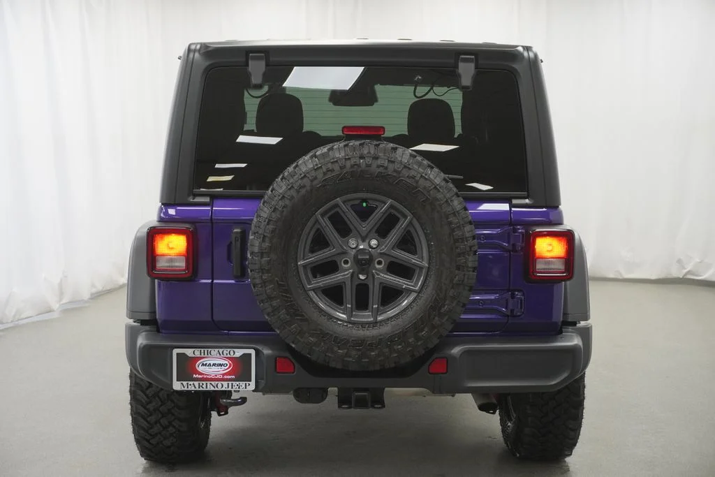Used 2026  Jeep Sport image 11