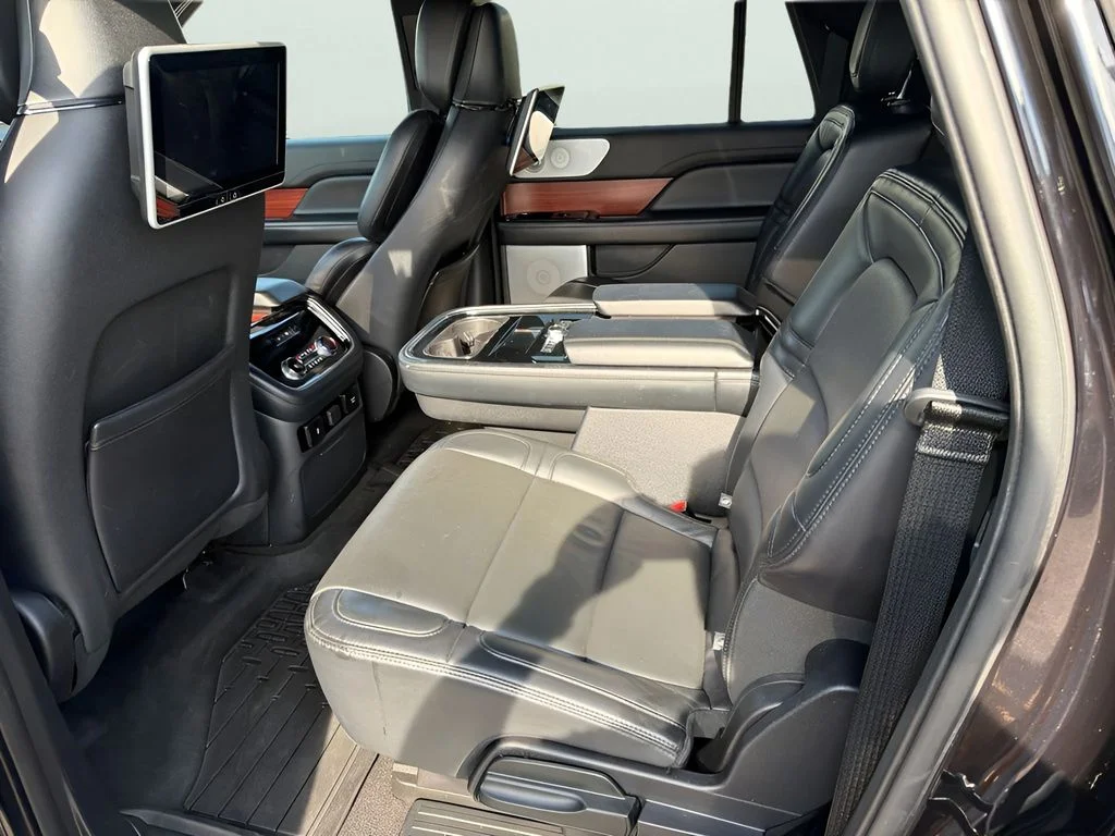 Used 2020 Infinite Black Lincoln Reserve image 10