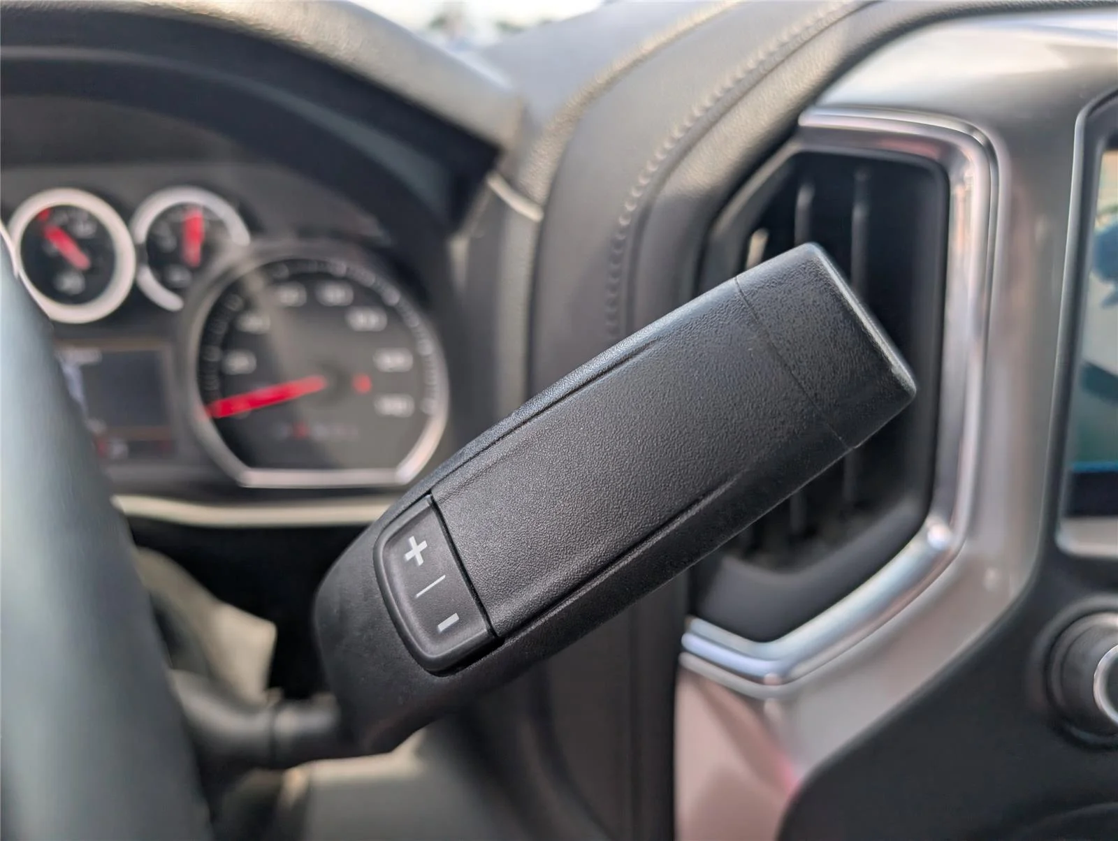 Used 2022 Black Chevrolet LT image 32