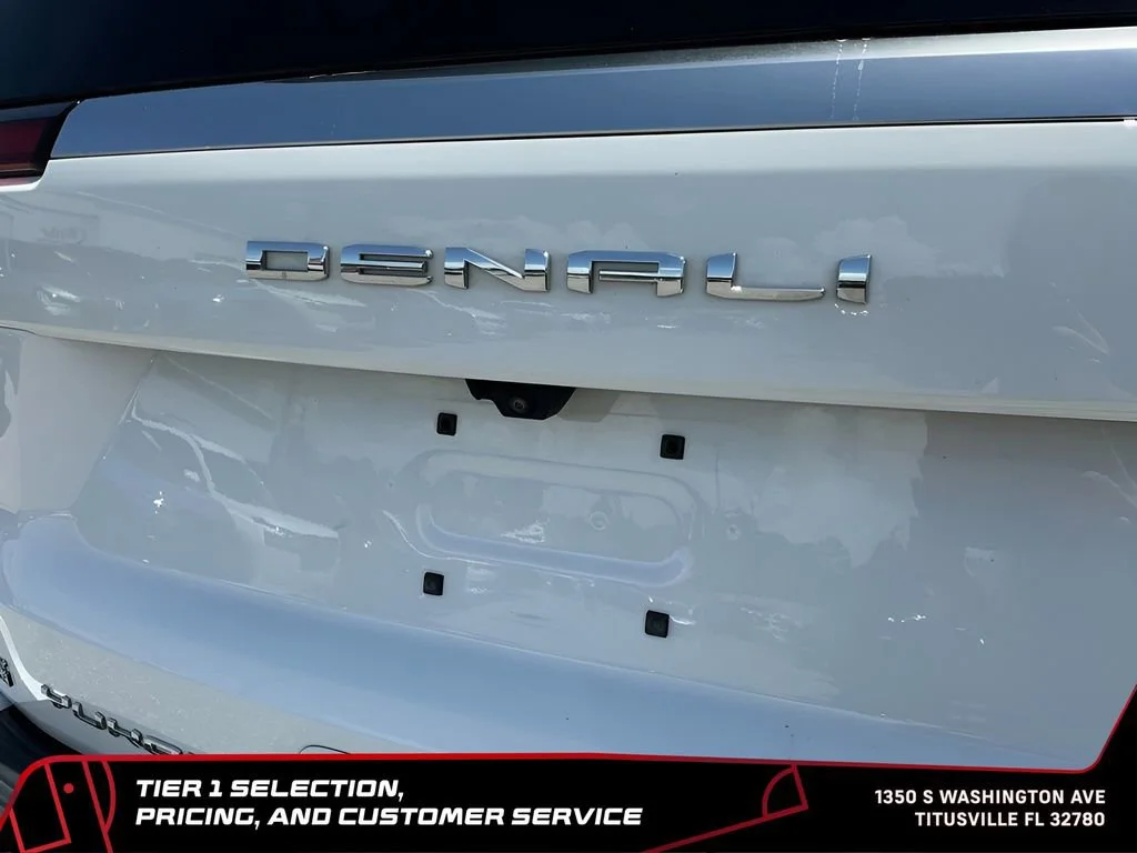 Used 2025 Summit White GMC Denali image 17