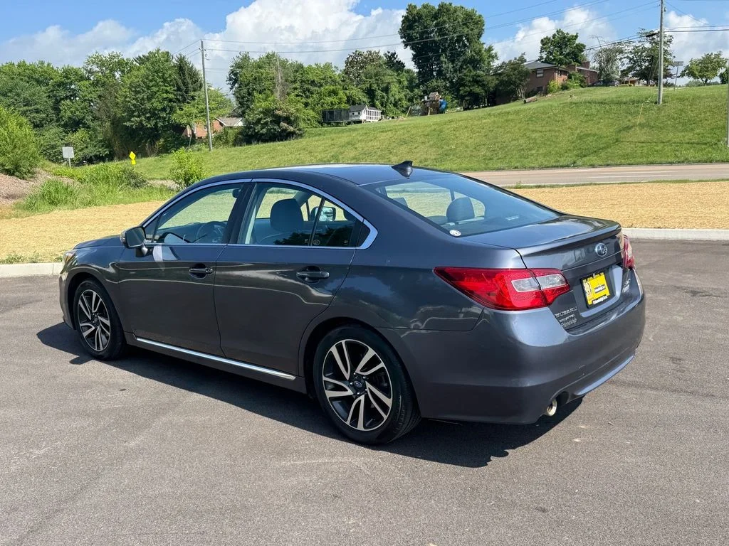 Used 2017 Gray Subaru 2.5i image 4