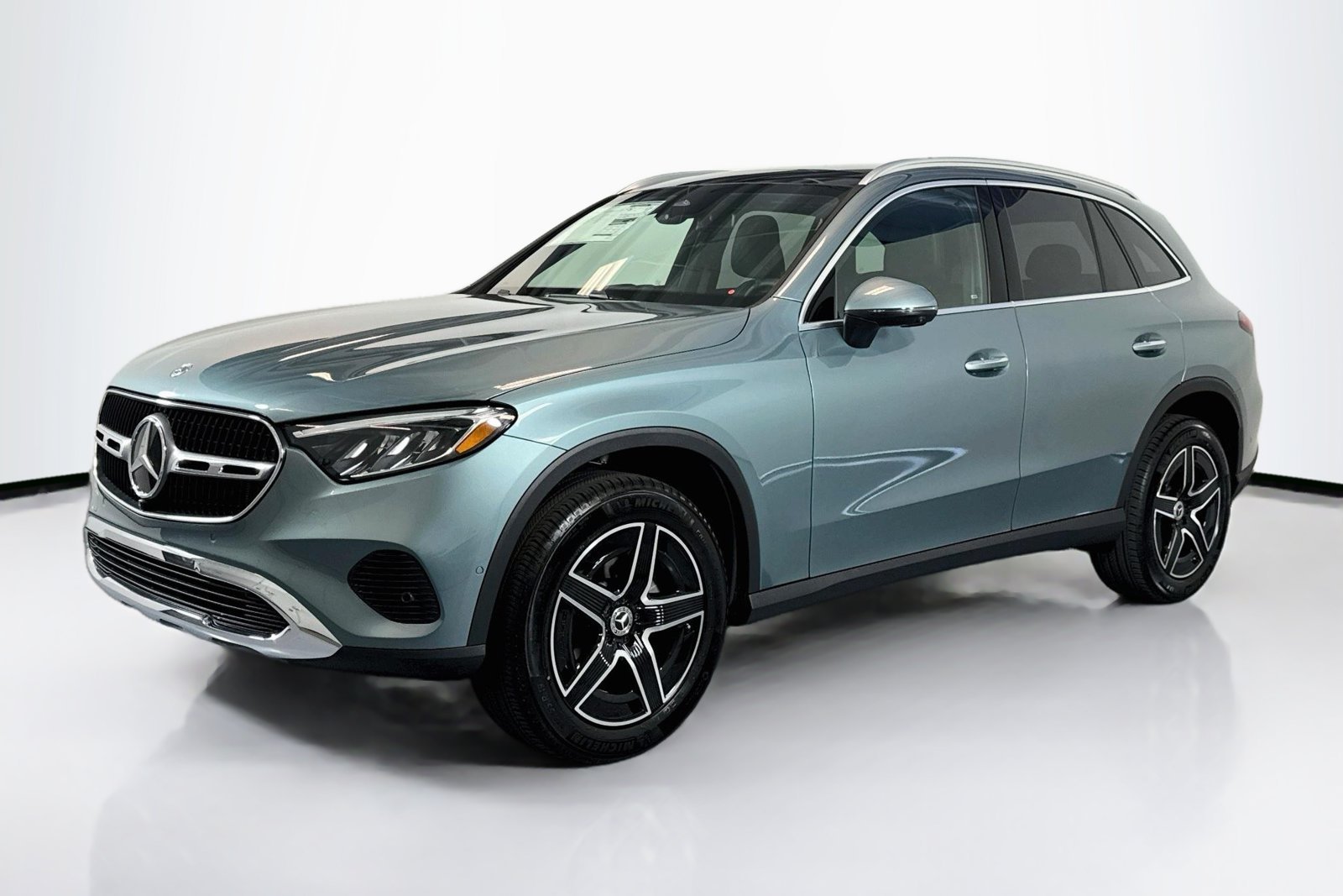 New 2026 Verde Silver Metallic Mercedes-Benz GLC 300 image 1