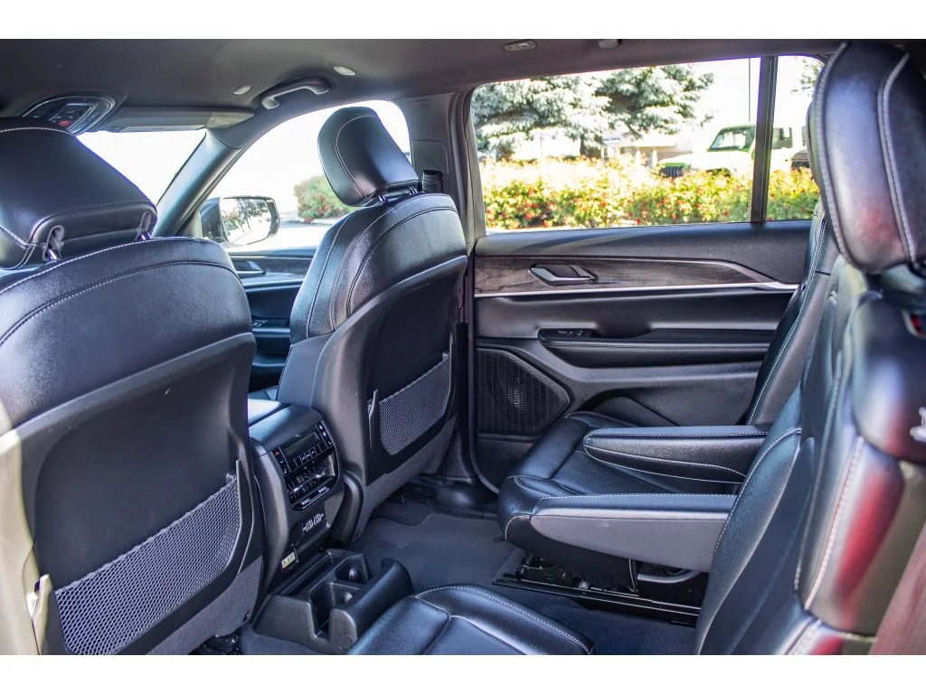 Used 2024 Silver Zynith Jeep Limited image 21