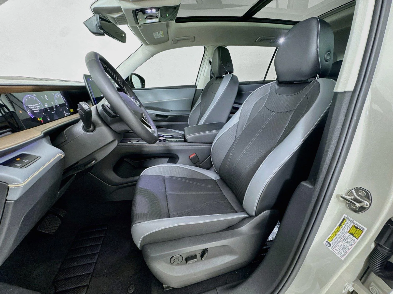 New 2027 Sandstone Volkswagen SE w/Technology image 20