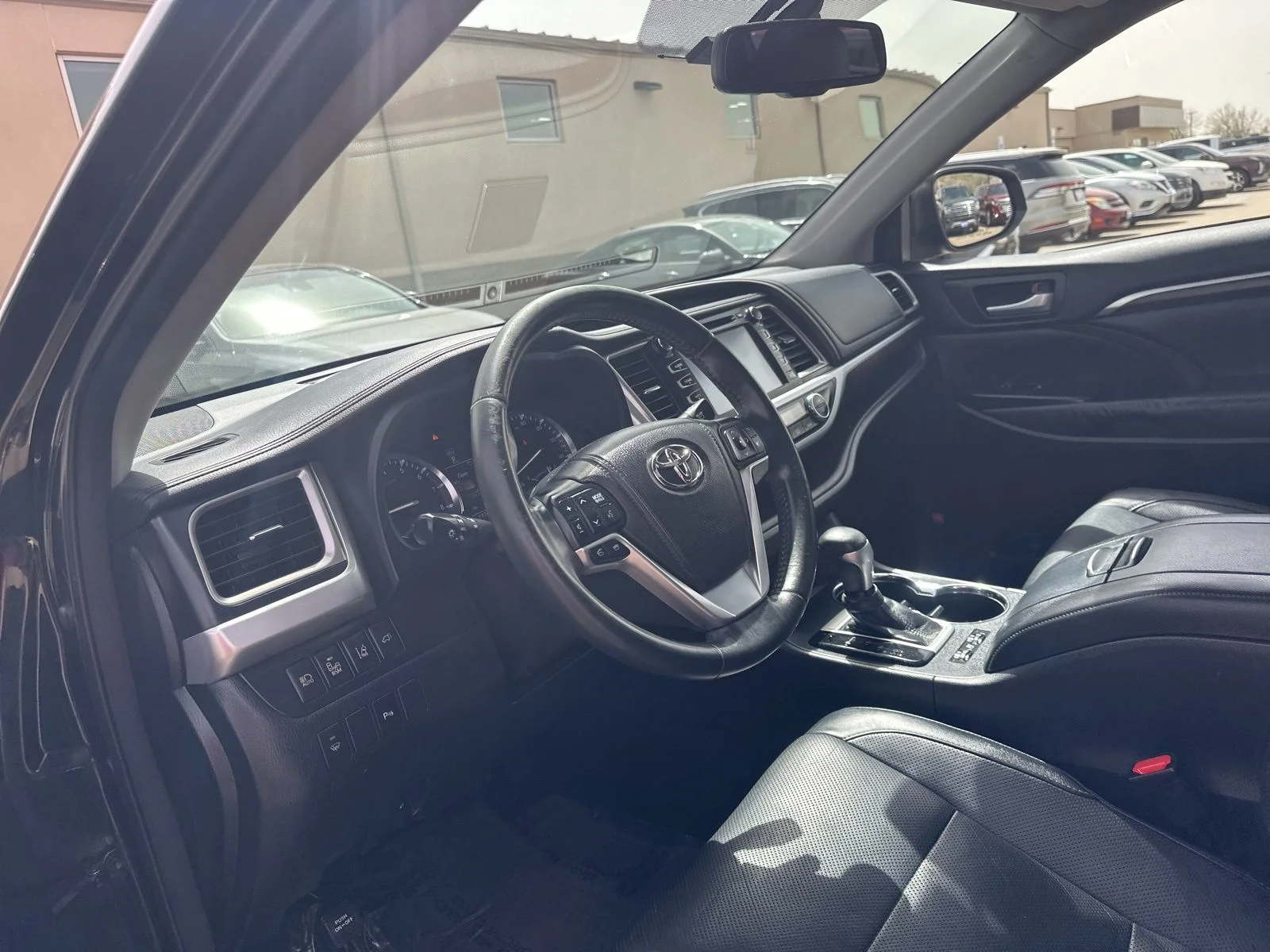 Used 2014 Black Toyota Limited image 12