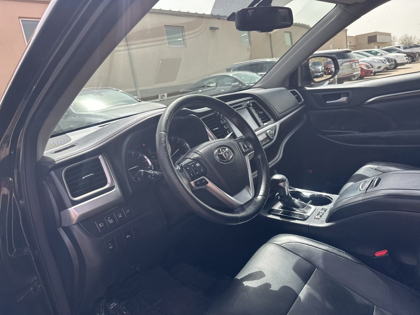 Used 2014 Black Toyota Limited image 12
