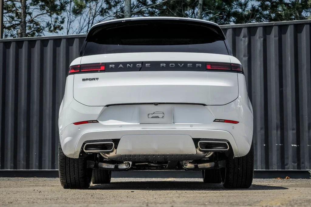 New 2026 Fuji White Land Rover Dynamic SE image 7