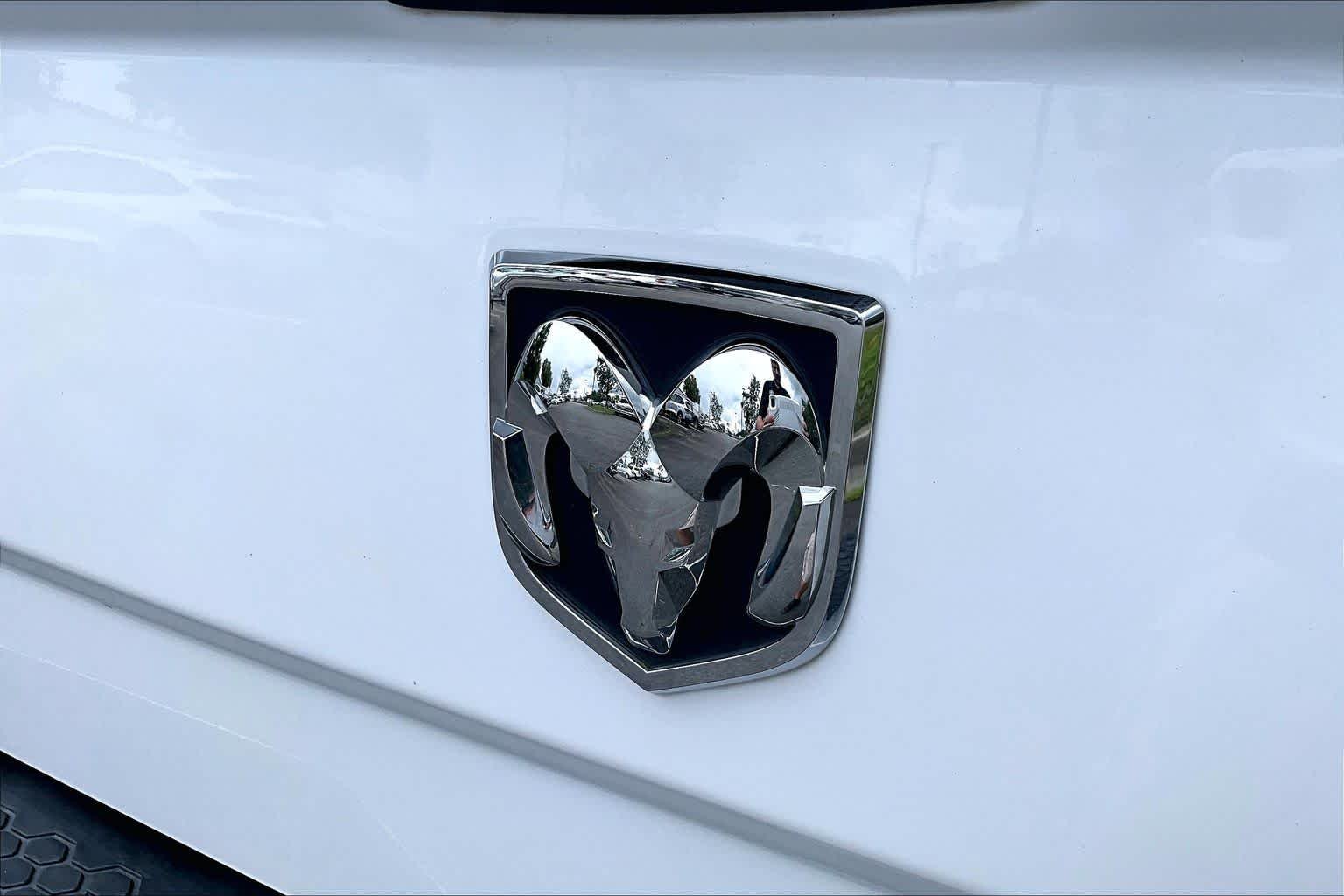 Used 2015 Bright White Clearcoat Ram Express image 29