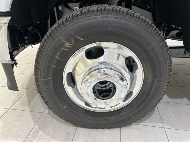 New 2026 Oxford White Ford F-350® XL image 27