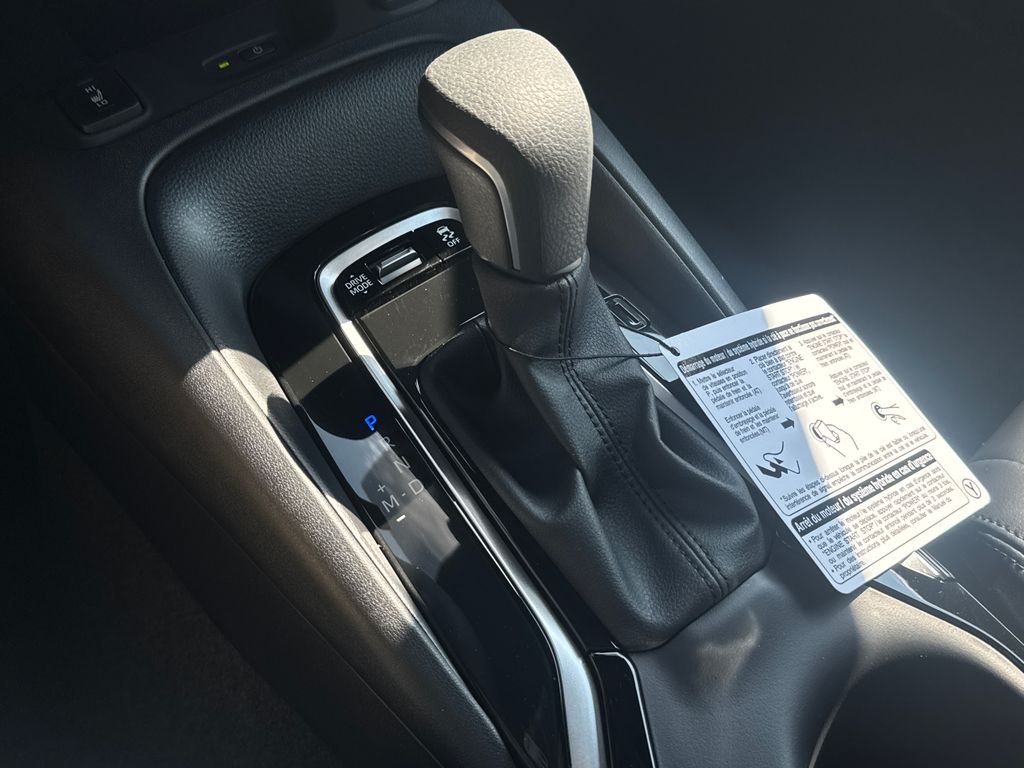 New 2026 Classic Silver Metallic with Midnight Black Metallic roof Toyota XSE image 25