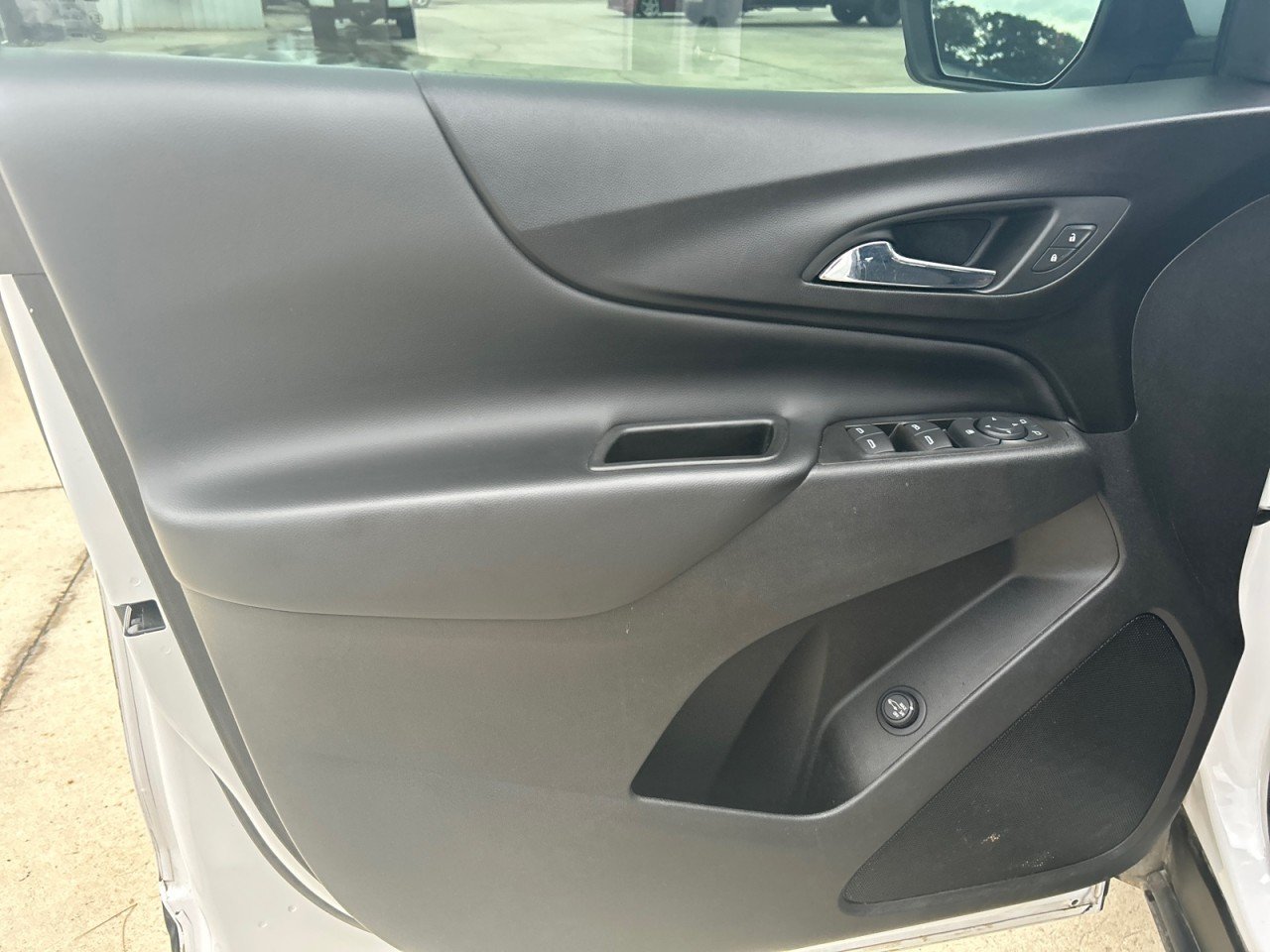 Used 2022 Summit White Chevrolet LT image 10