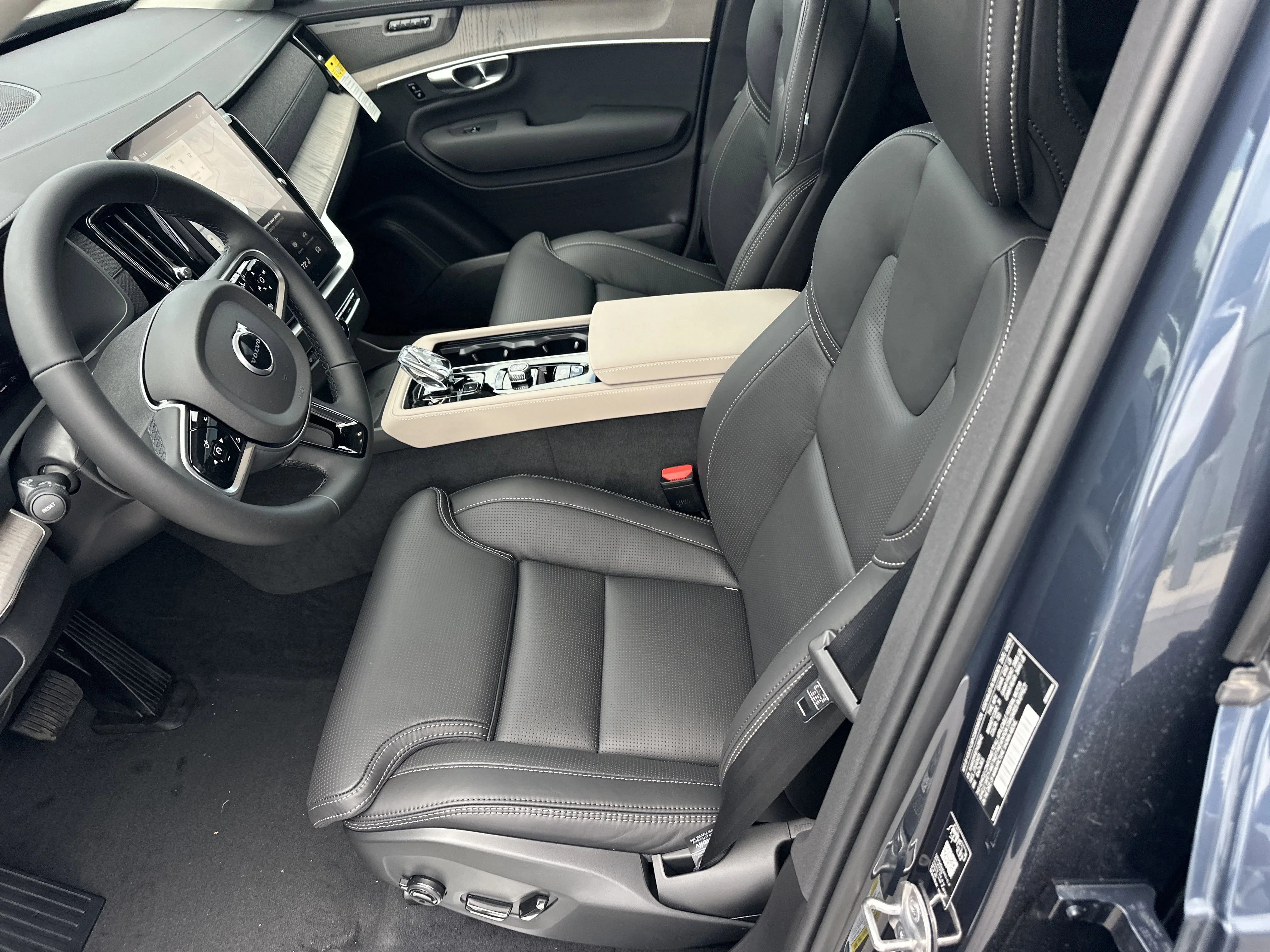 2026 Volvo XC90 Ultra - Photo 17