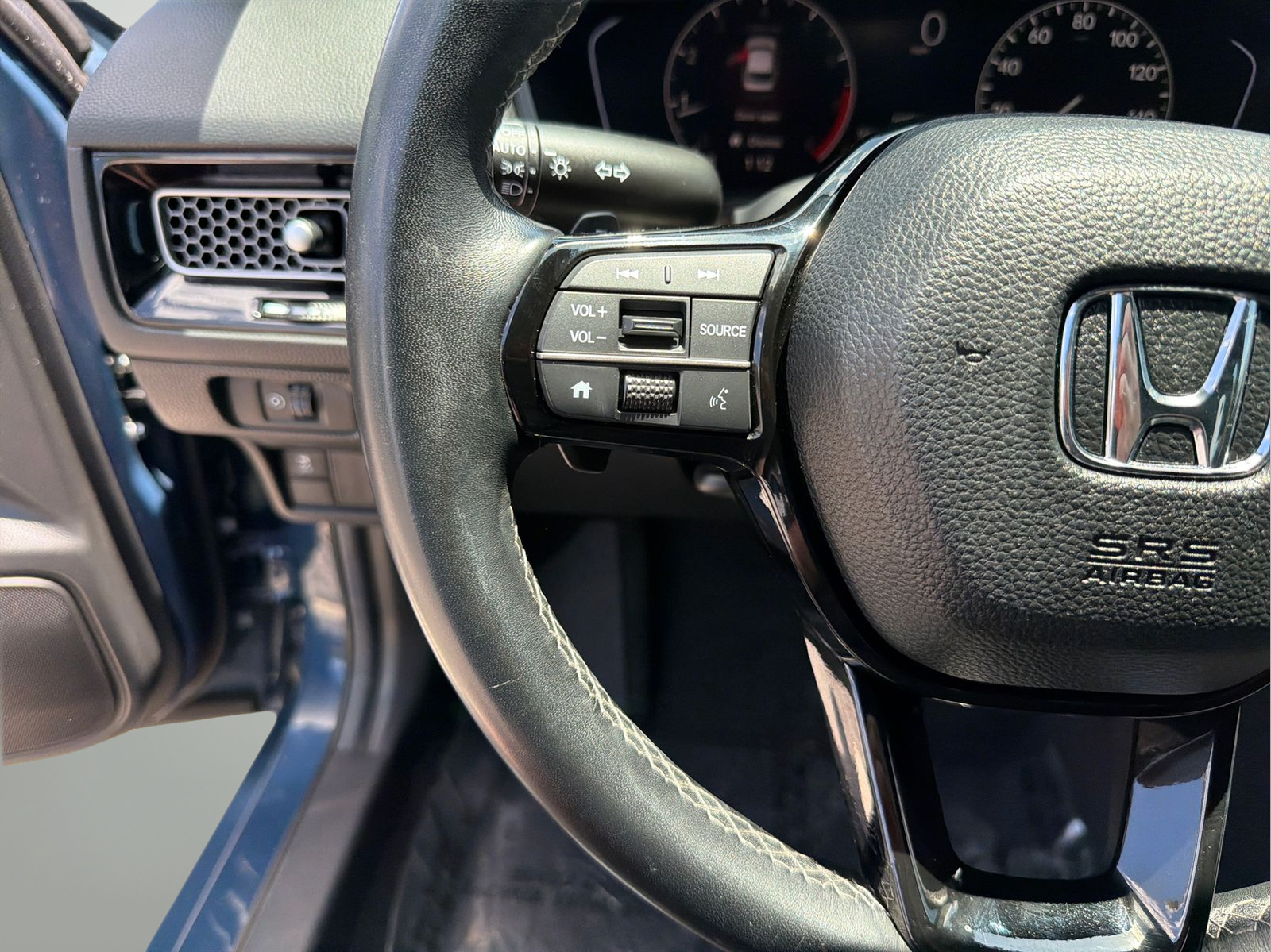 Used 2025  Honda Sport image 13