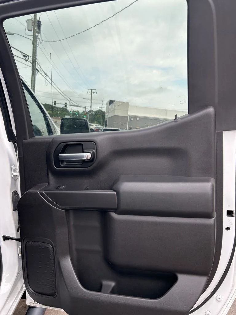 Used 2019 White Chevrolet Custom image 22