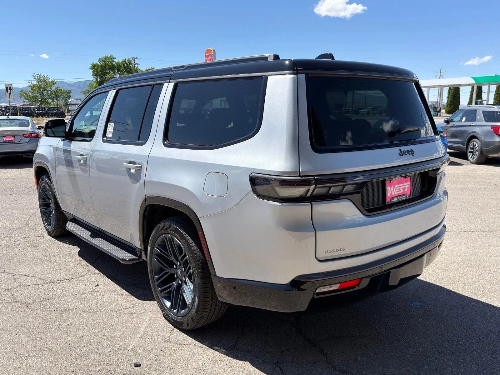 New 2026 Silver-Zynith Exterior Paint Jeep  image 11