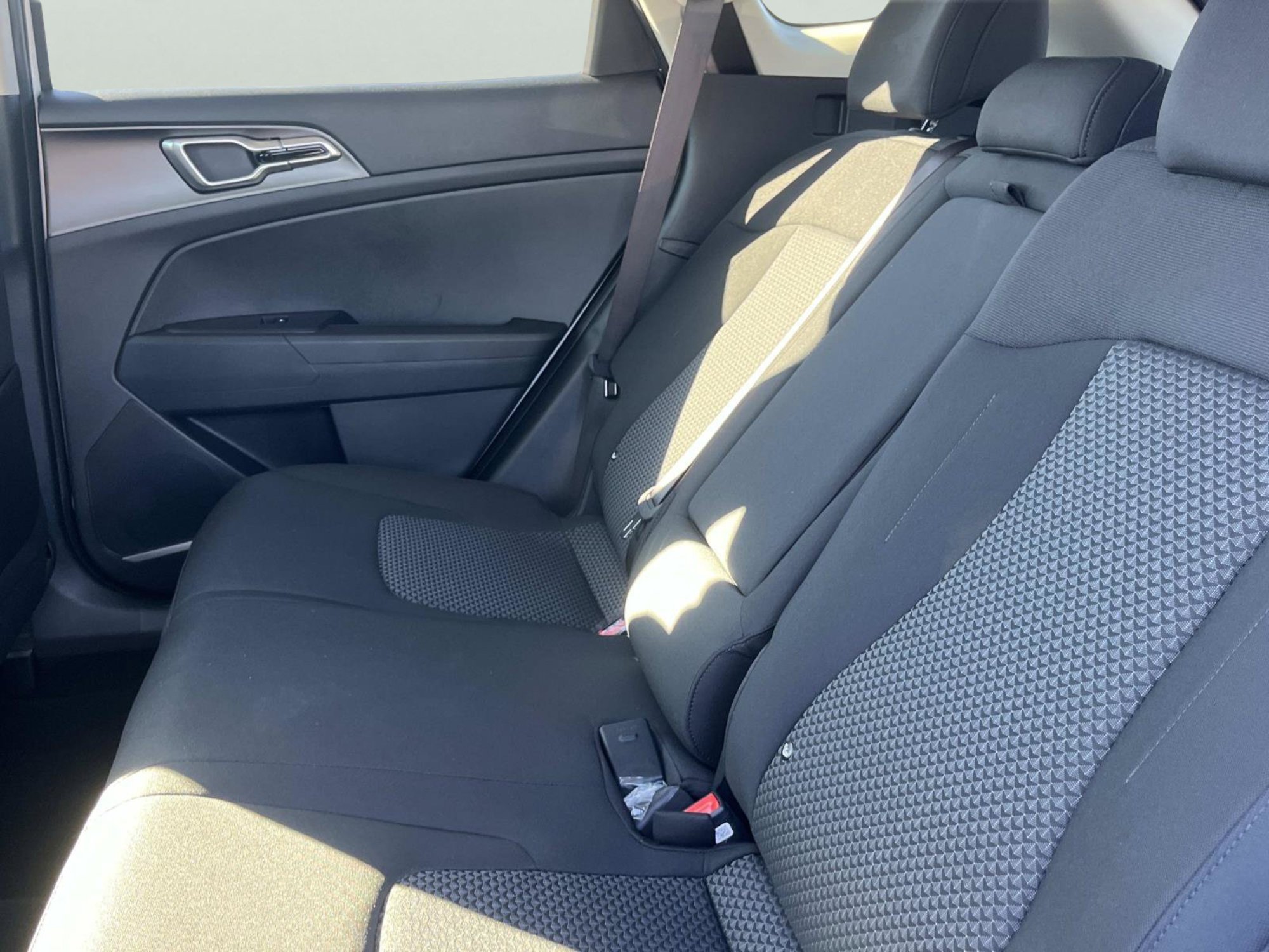 New 2027 Snow White Pearl Kia S image 17