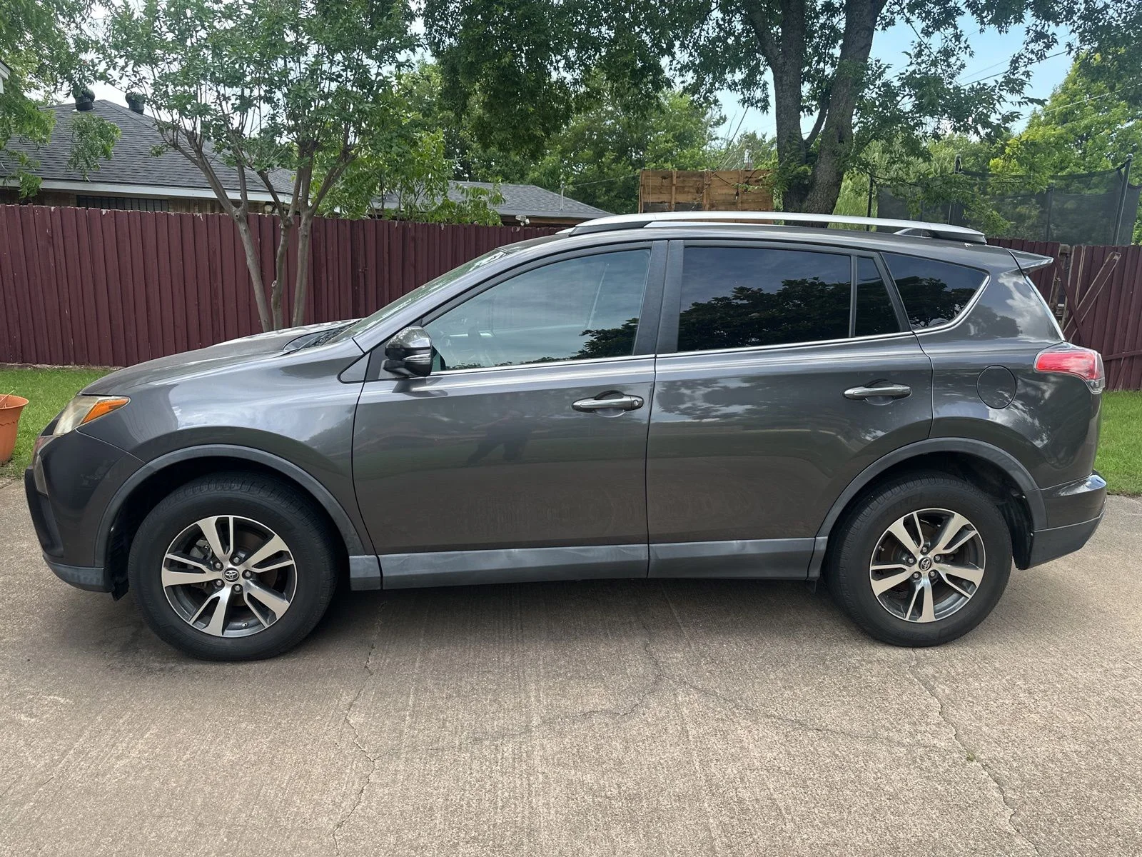 Used 2016 Gray Toyota XLE image 3