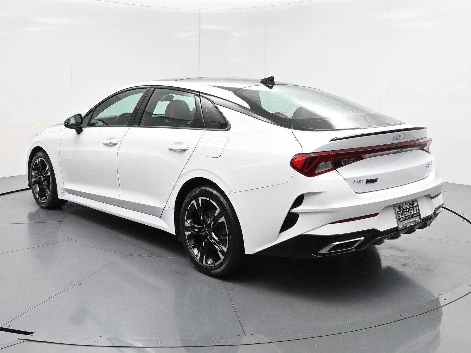 Used 2022 Glacial White Pearl Kia GT-Line image 5