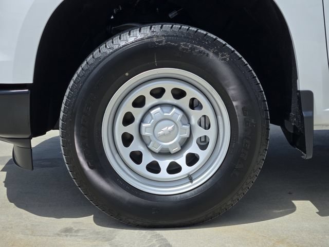New 2026 Summit White Chevrolet WT image 8