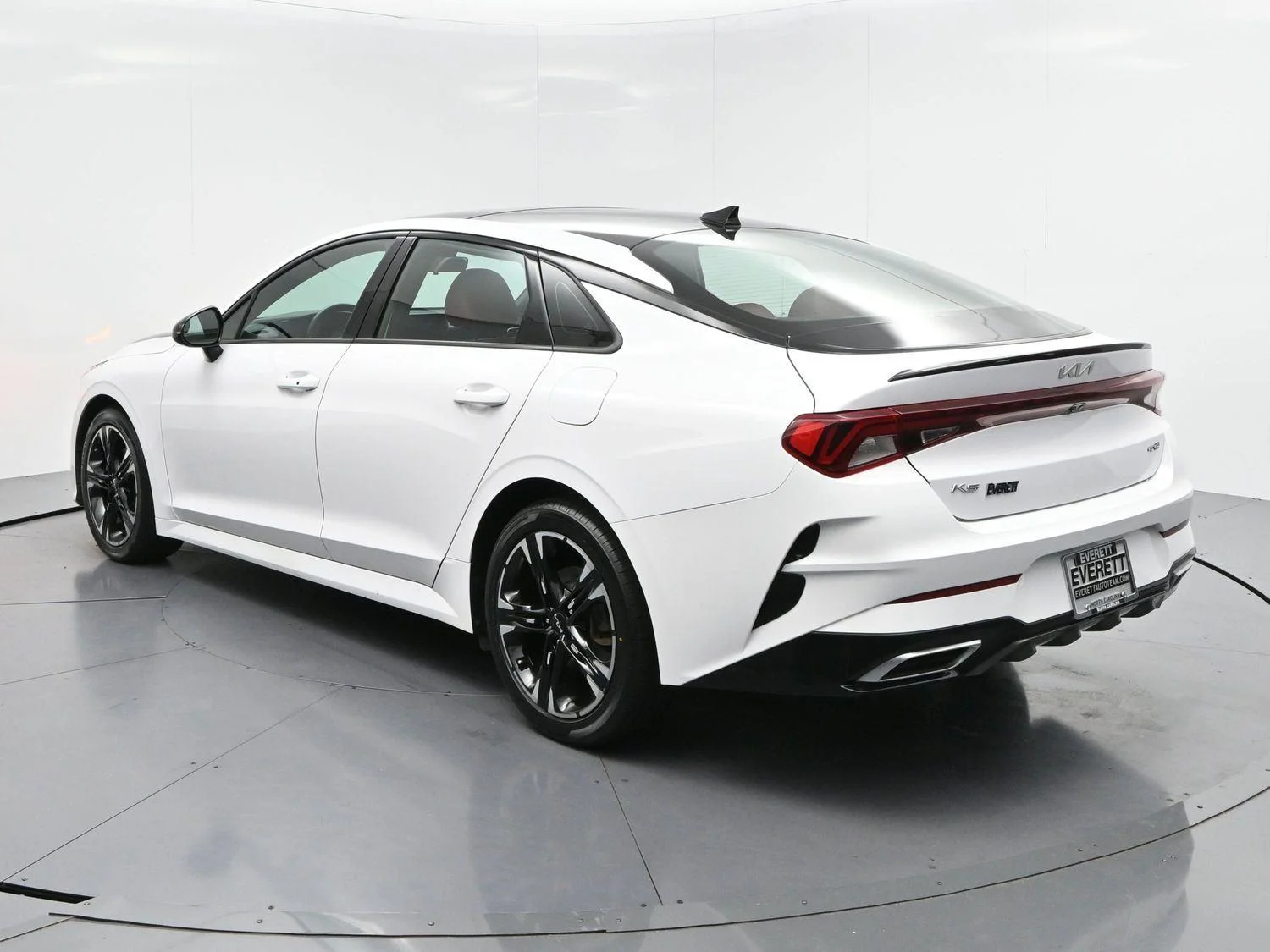 Used 2022 Glacial White Pearl Kia GT-Line image 5