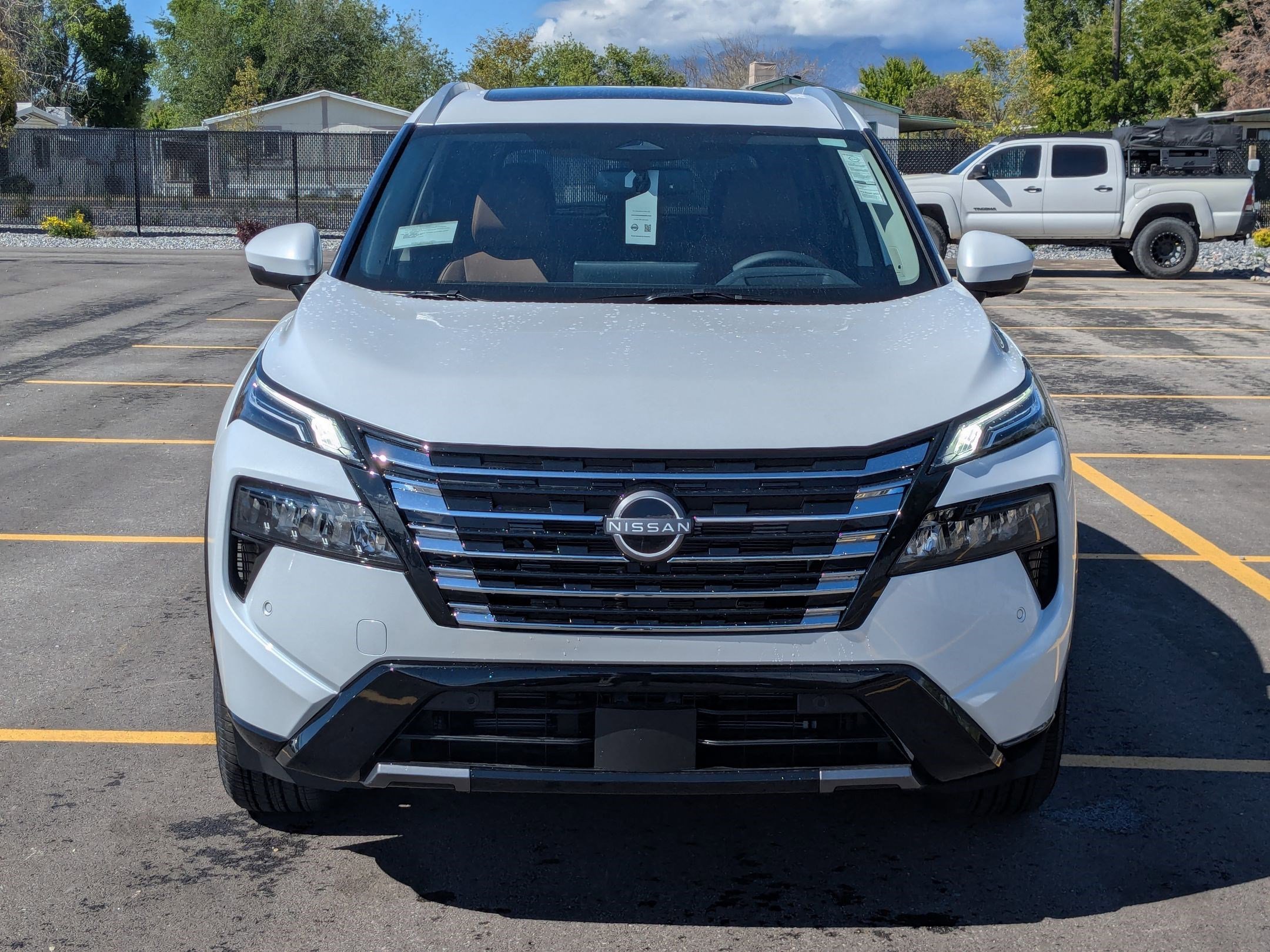 New 2026 Everest White Pearl Tricoat Nissan Platinum image 9
