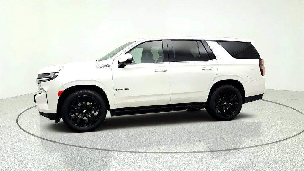 Used 2023 Iridescent Pearl Tricoat Chevrolet 4WD 4dr High Country w/ Deluxe Pkg, 22