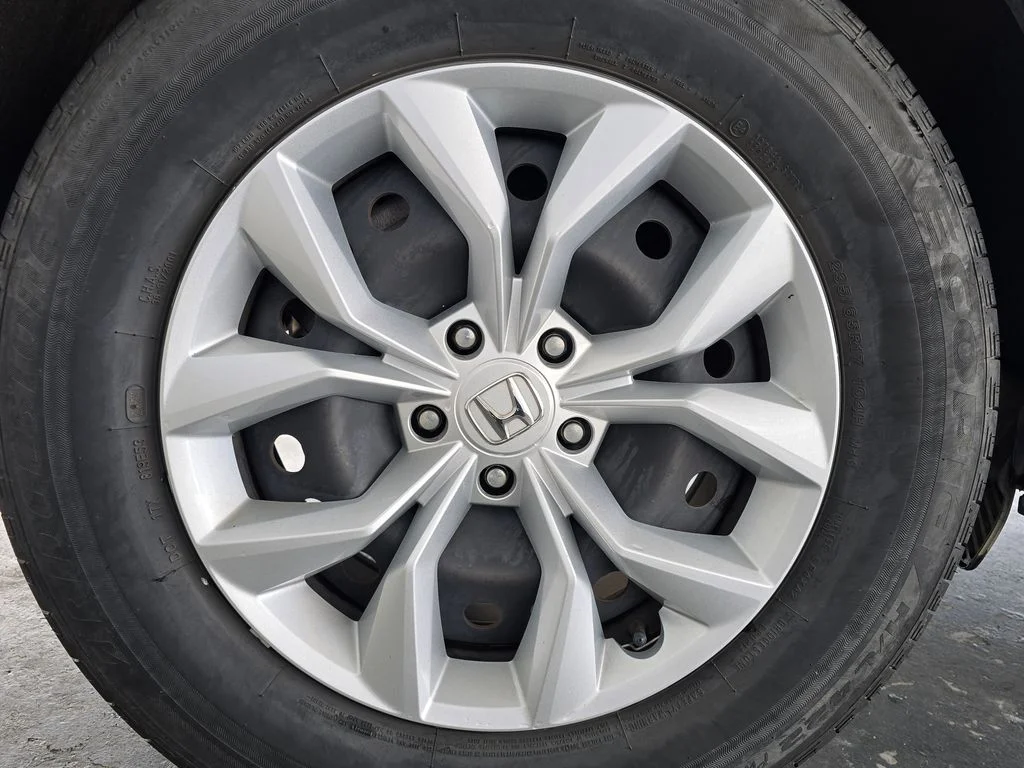 Used 2025  Honda LX image 40