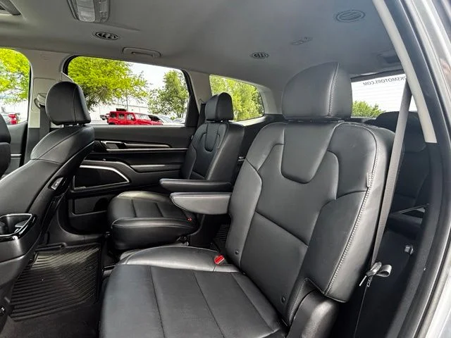 Used 2025 Silver Kia S image 24