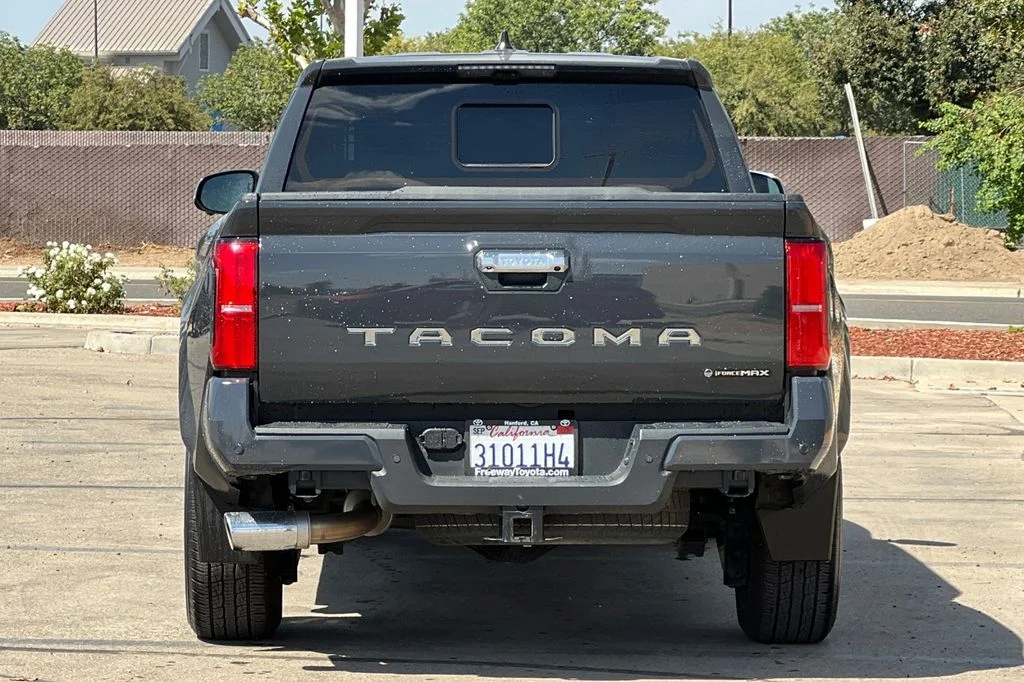 Certified Used 2025  Toyota Limited image 6