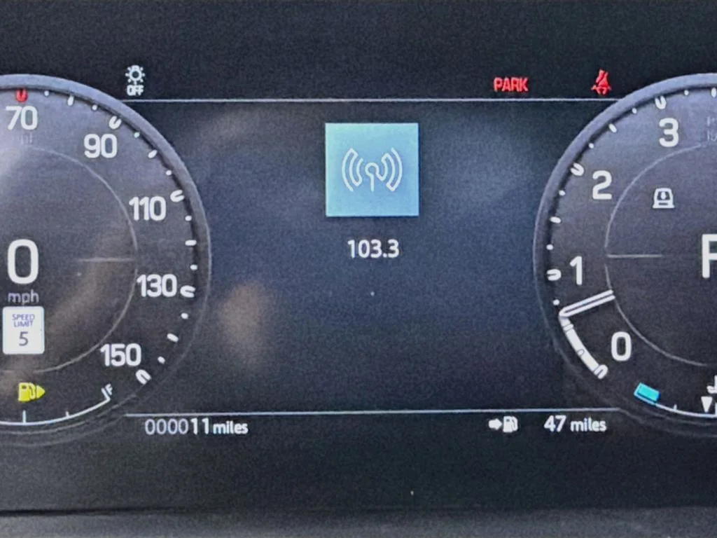 New 2026 Fuji White Land Rover X-Dynamic SE image 12