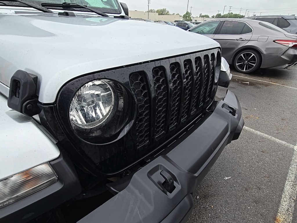 Used 2023 Silver Jeep Willys image 13