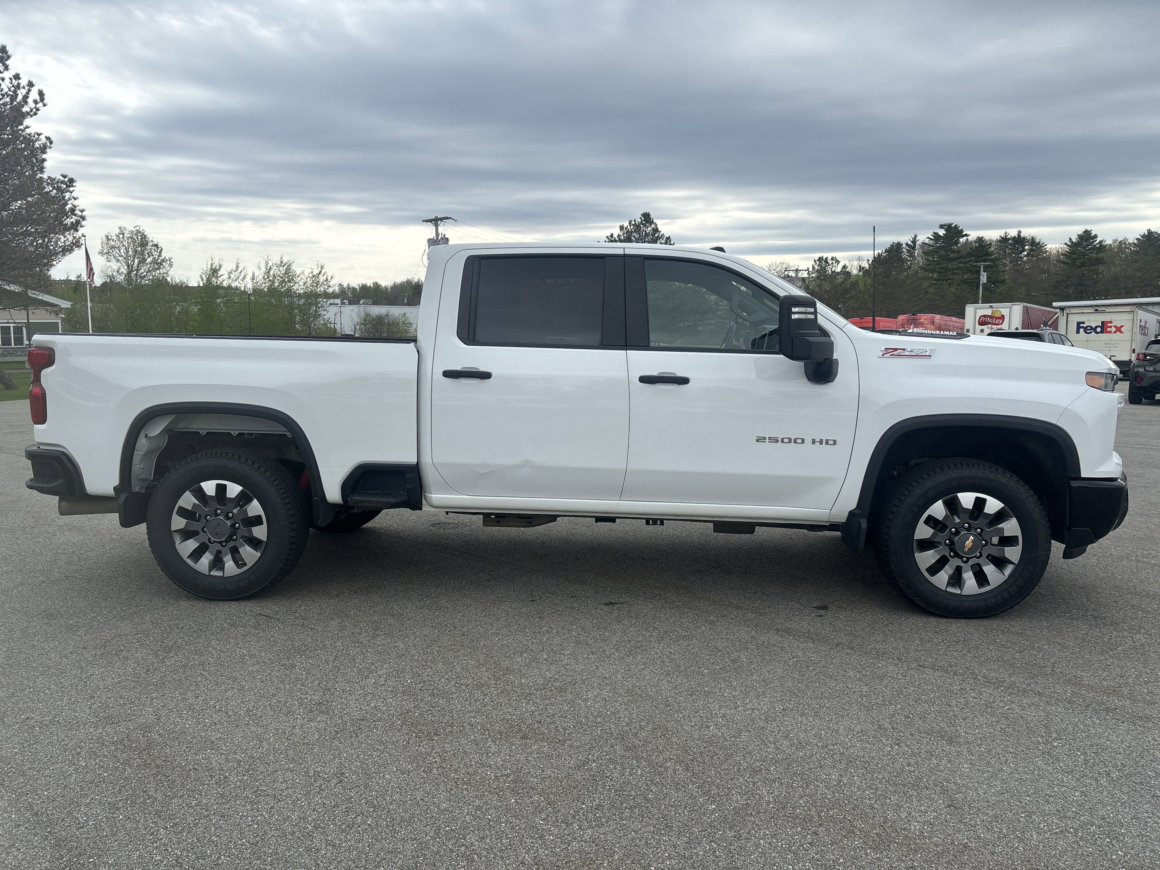 2024 Chevrolet Silverado 2500HD Custom - Photo 6