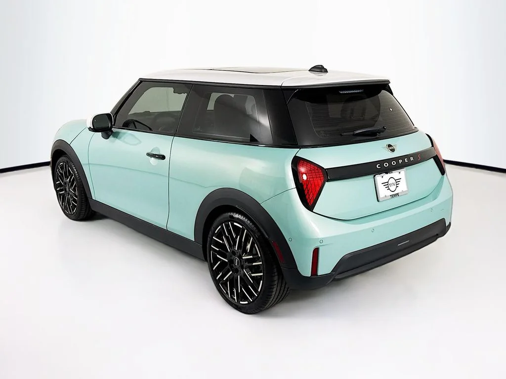 New 2026 Ocean Wave Green Metallic MINI Iconic image 7