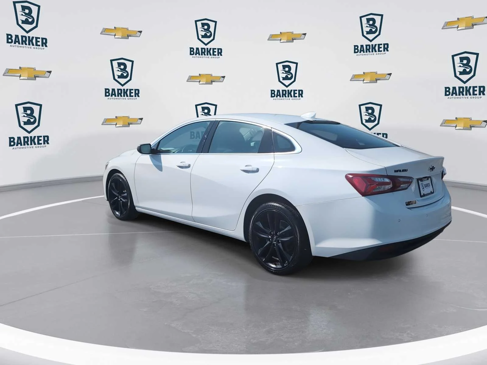 Used 2024 Summit White Chevrolet 1LT image 6