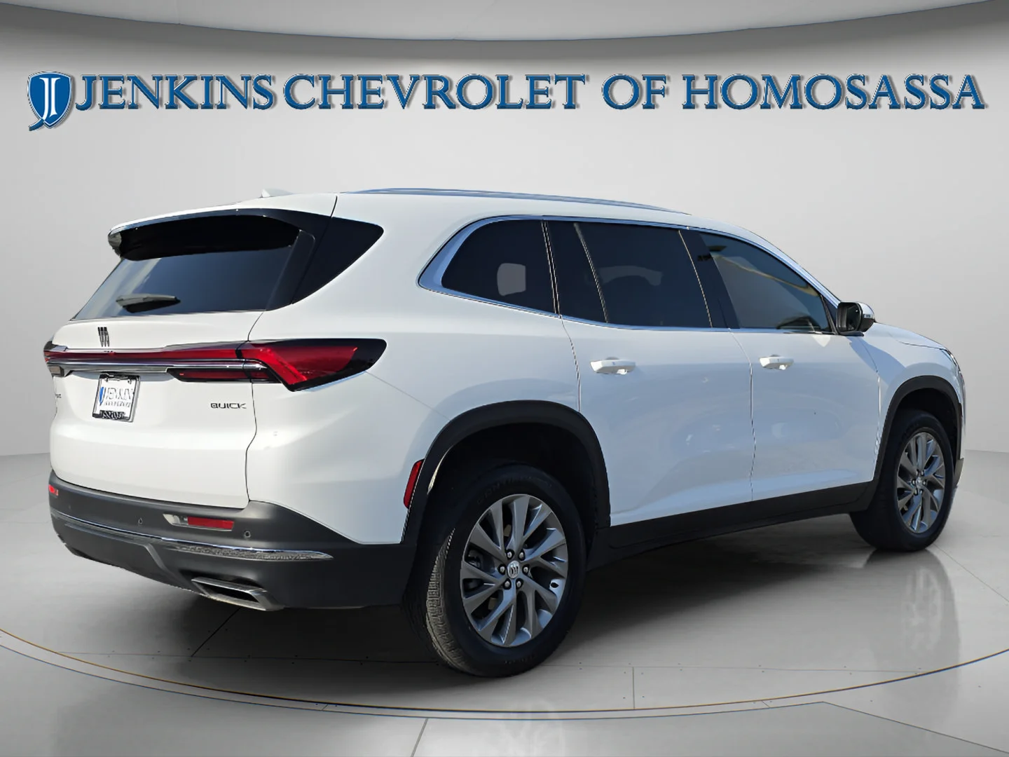 Used 2025 Summit White Buick Preferred image 5