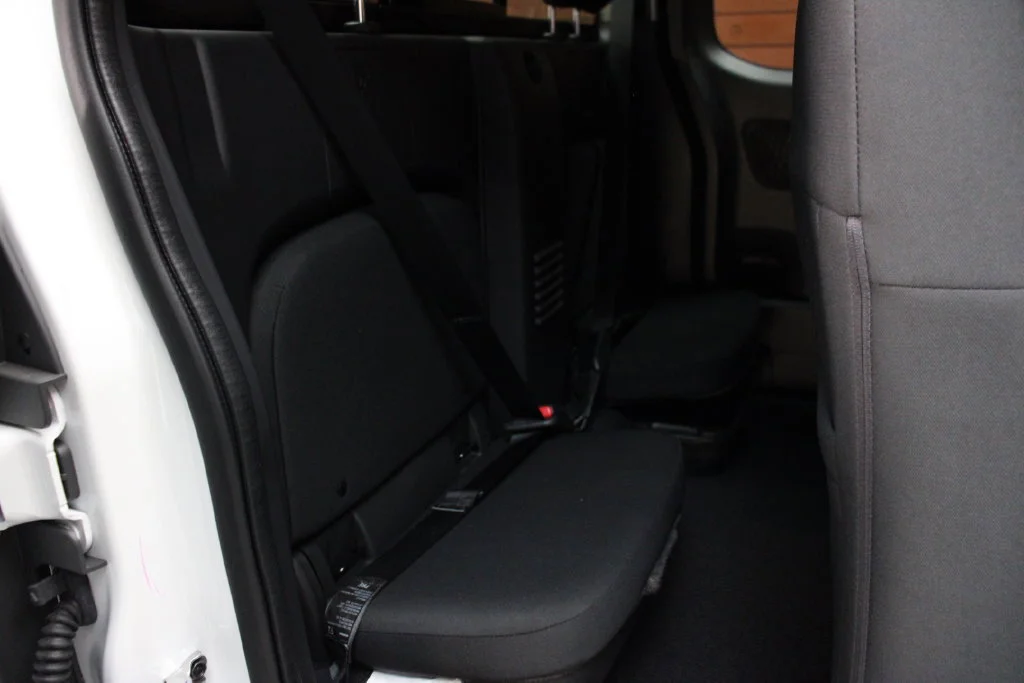 New 2027 Glacier White Nissan King Cab® S image 7