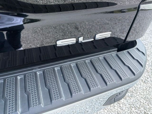 Used 2021 Black GMC SLE image 5