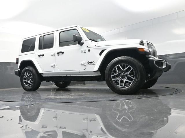 Used 2025 White Jeep Sahara image 42